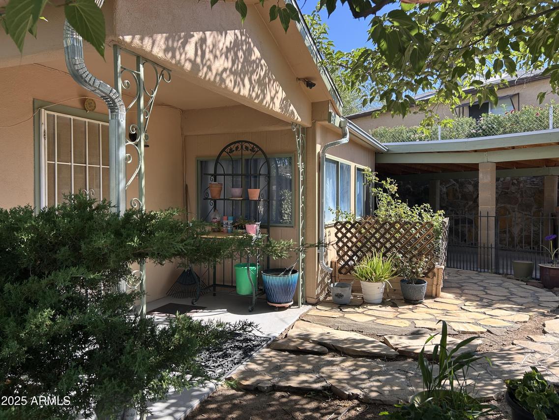937 N Haskins Ter., Globe, AZ 85501