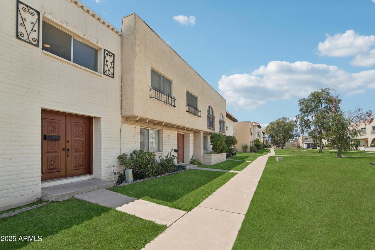 4606 N 19th Ave., Phoenix, AZ 85015