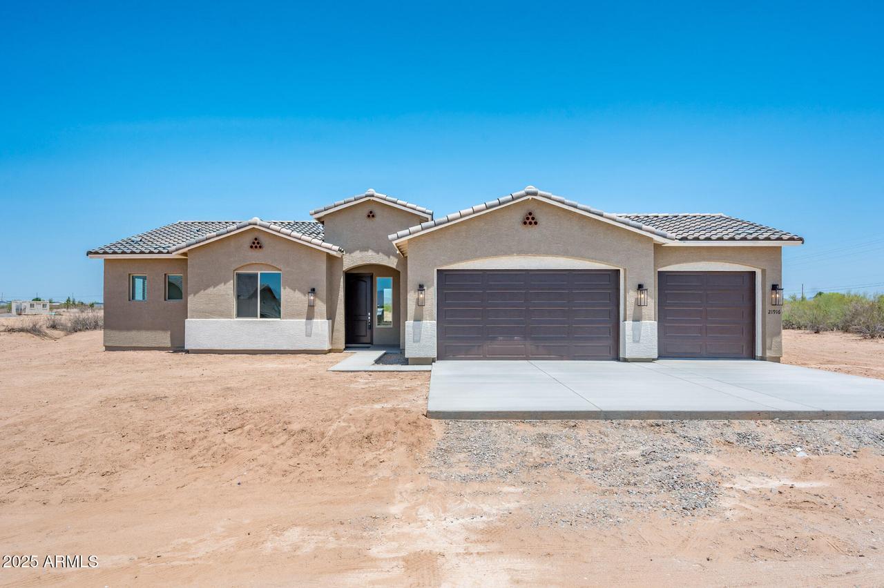 21916 W Duane Ln., Wittmann, AZ 85361