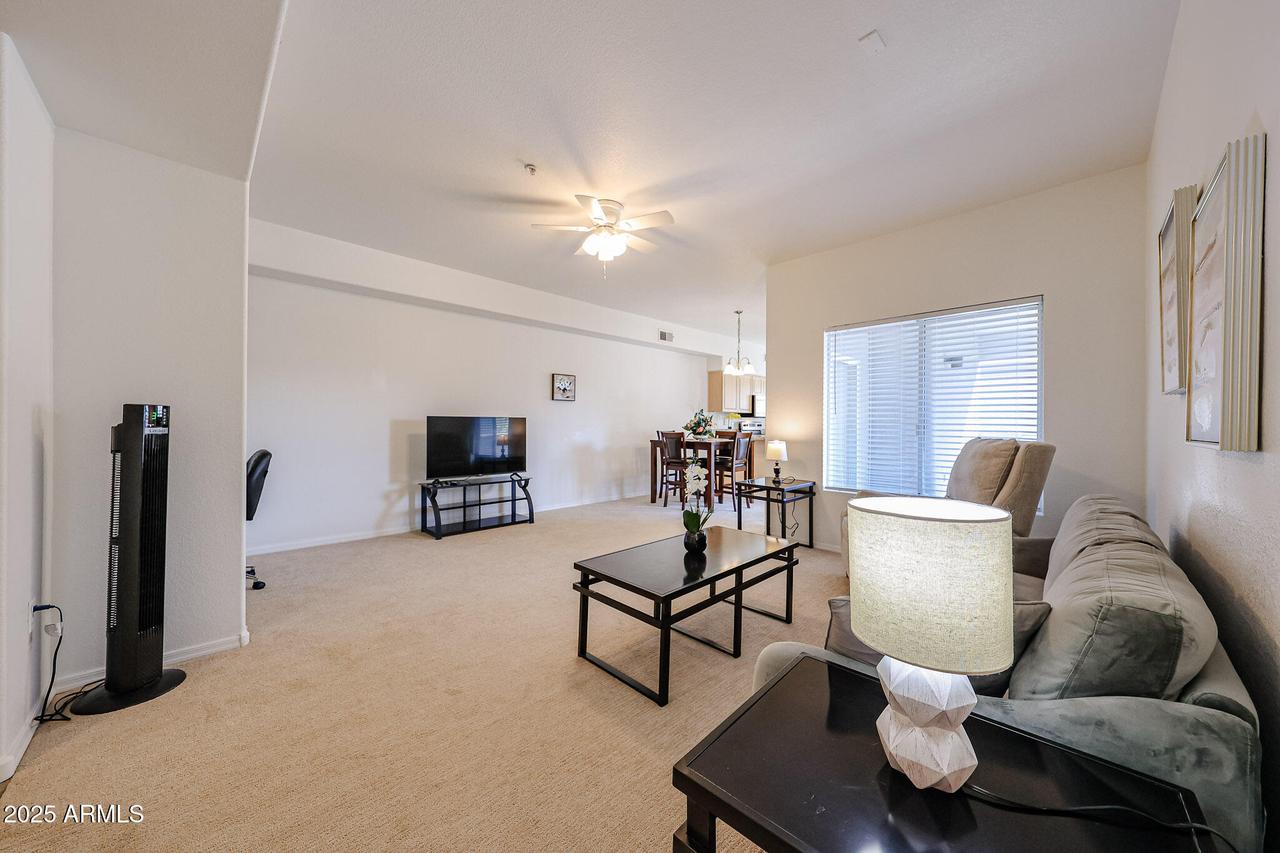 7401 W Arrowhead Clubhouse Dr. #2047, Glendale, AZ 85308