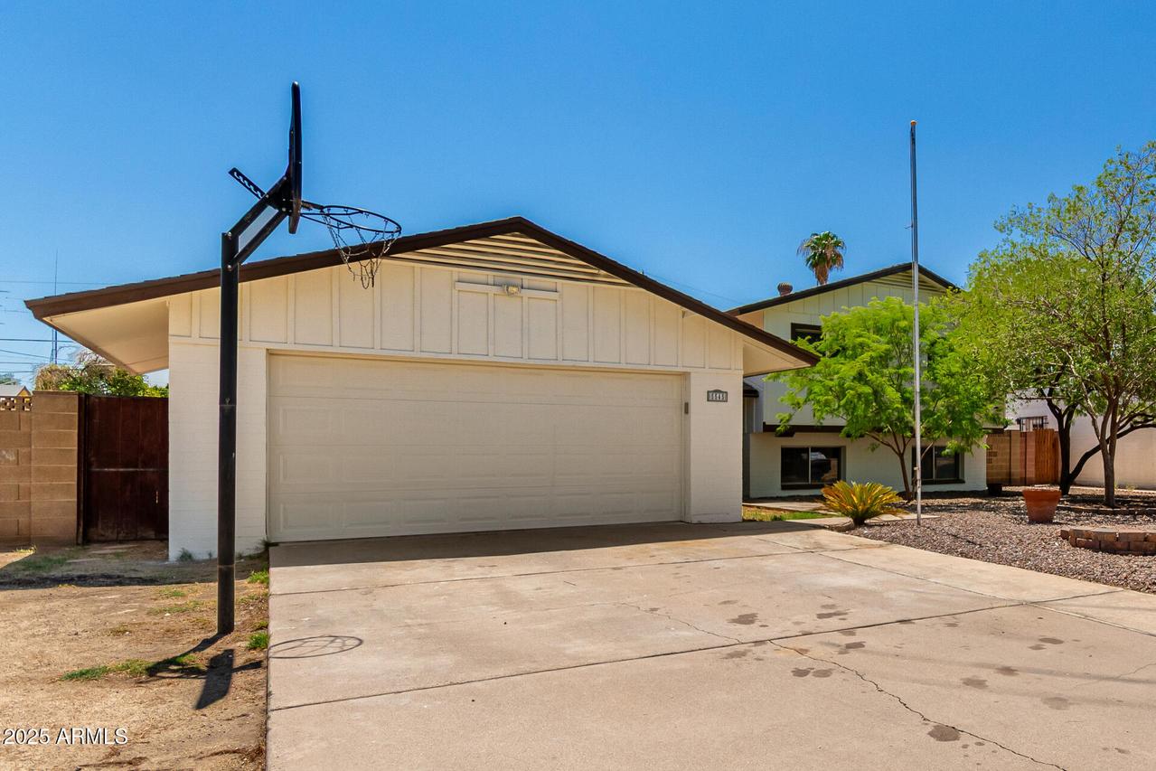 5545 N 41st Dr., Phoenix, AZ 85019