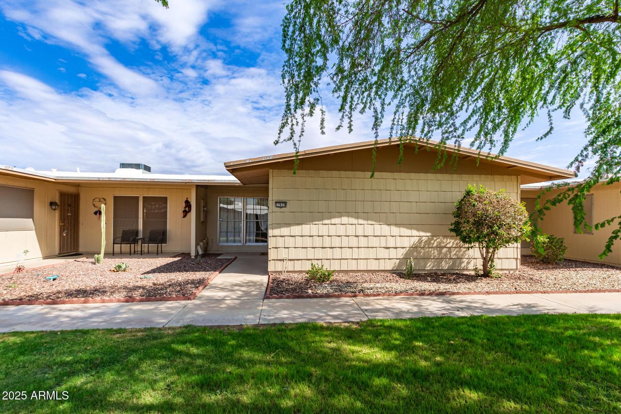 17639 N 99th Dr., Sun City, AZ 85373