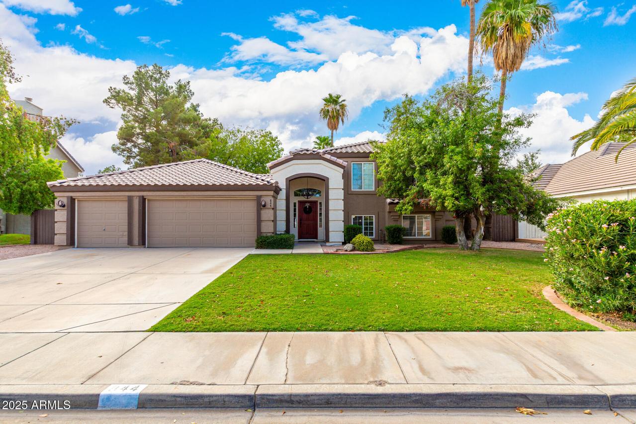844 N Oracle, Mesa, AZ 85203