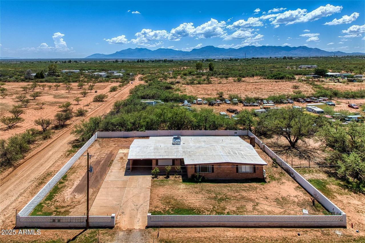 352 E Camino De Manana, Huachuca City, AZ 85616