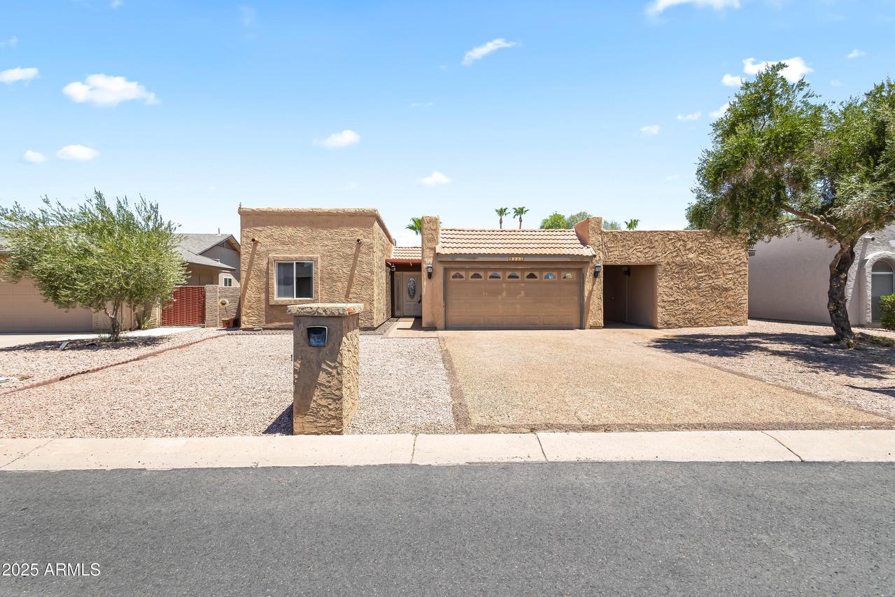 9332 E Citrus Ln., Sun Lakes, AZ 85248
