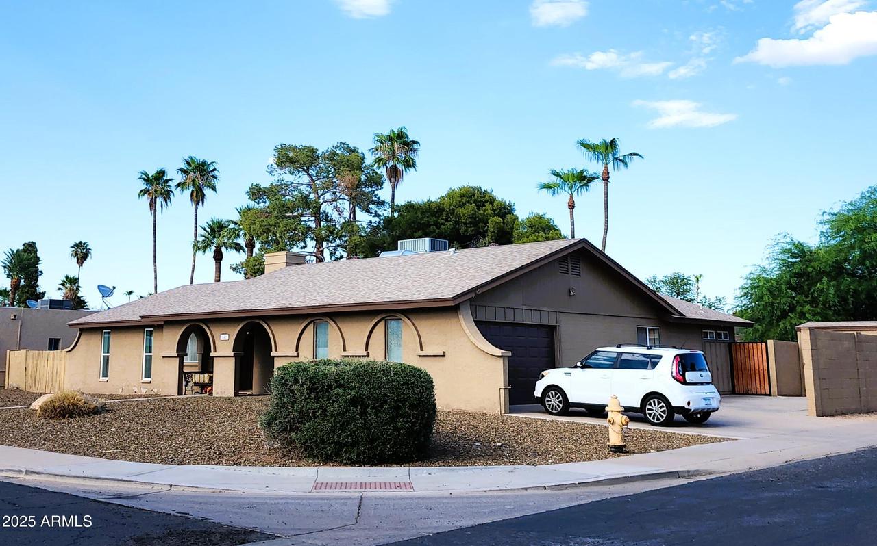 15427 N 2nd Ave., Phoenix, AZ 85023