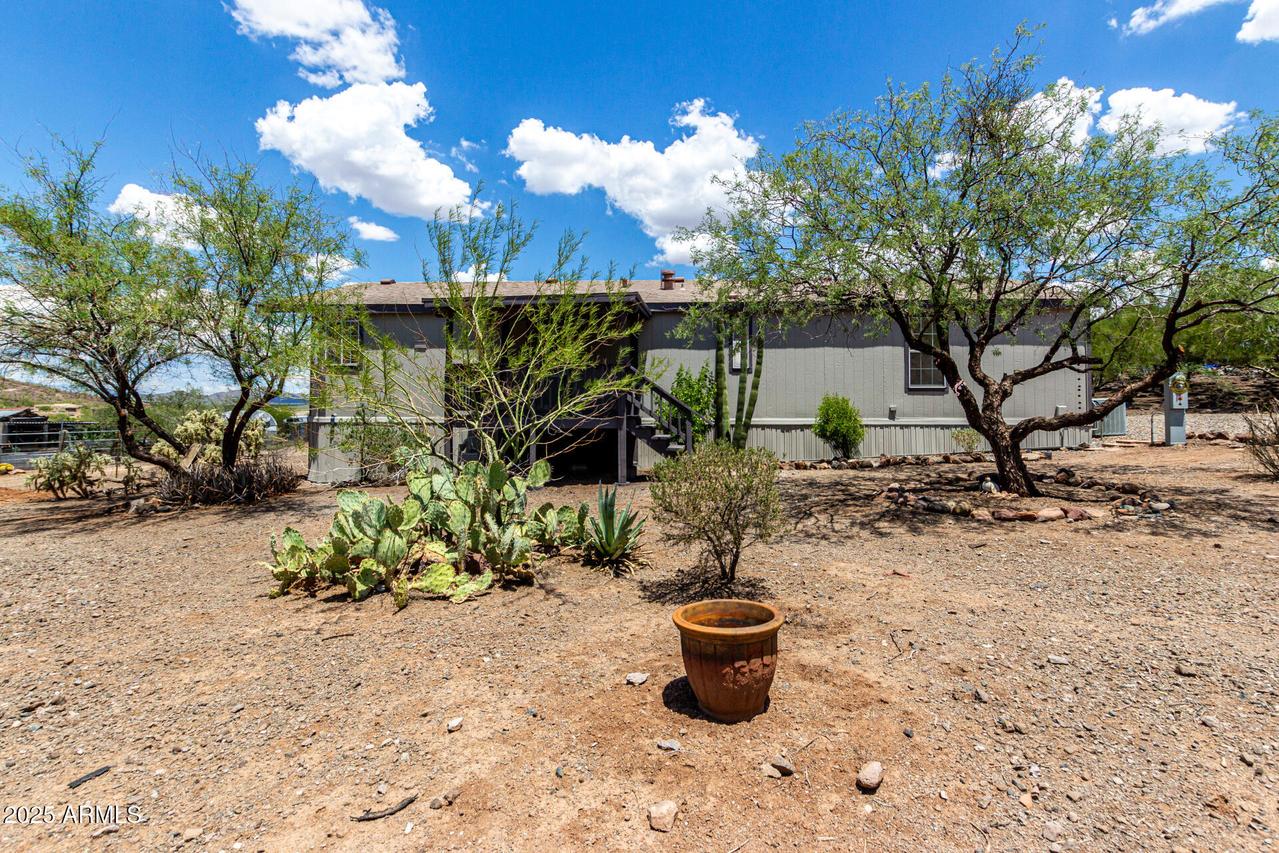 42812 N 14th St., New River, AZ 85087