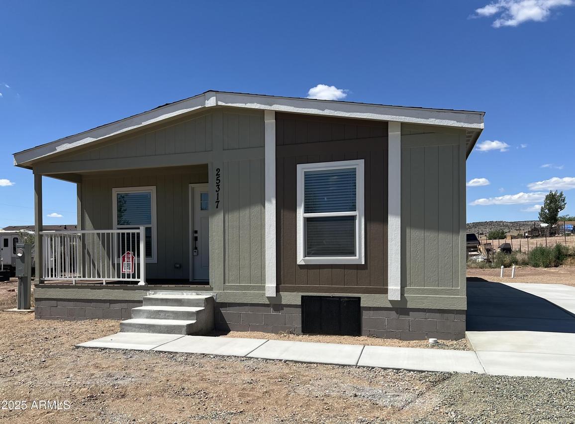 25317 N Lakeside Dr. #D, Paulden, AZ 86334