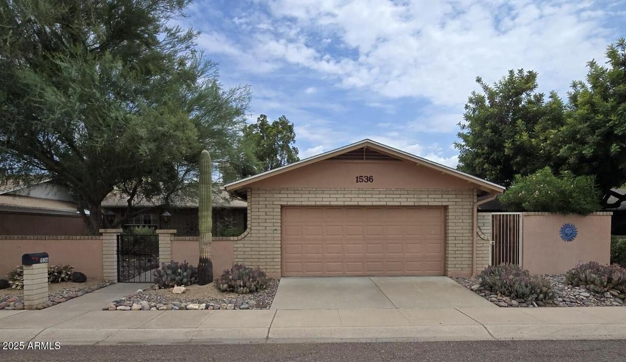1536 W Glenn Dr., Phoenix, AZ 85021