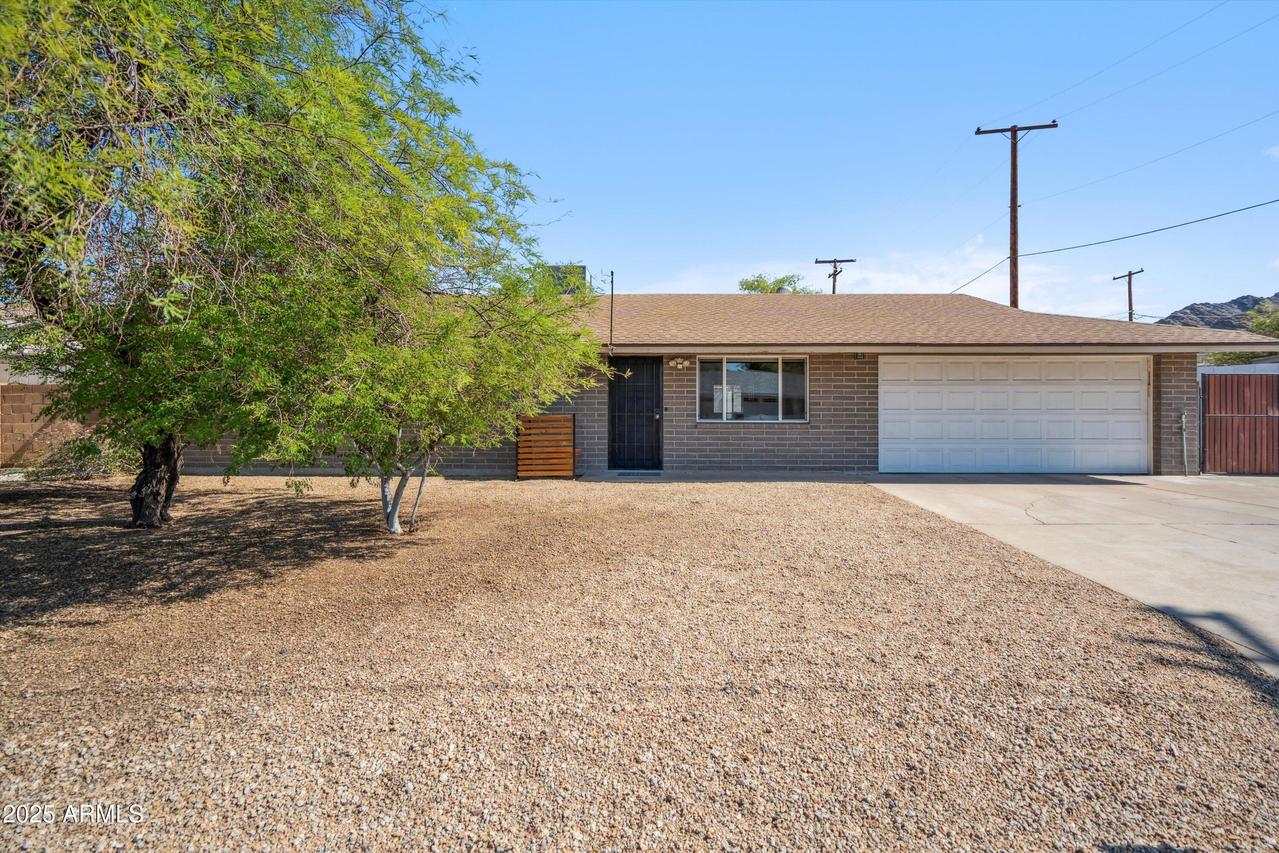 1212 E Echo Ln., Phoenix, AZ 85020