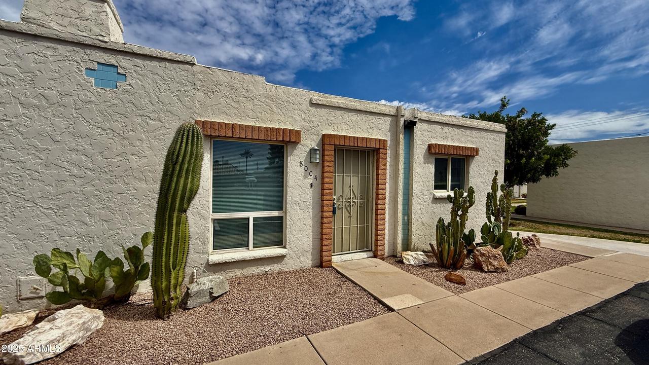 8004 E Oak St., Scottsdale, AZ 85257