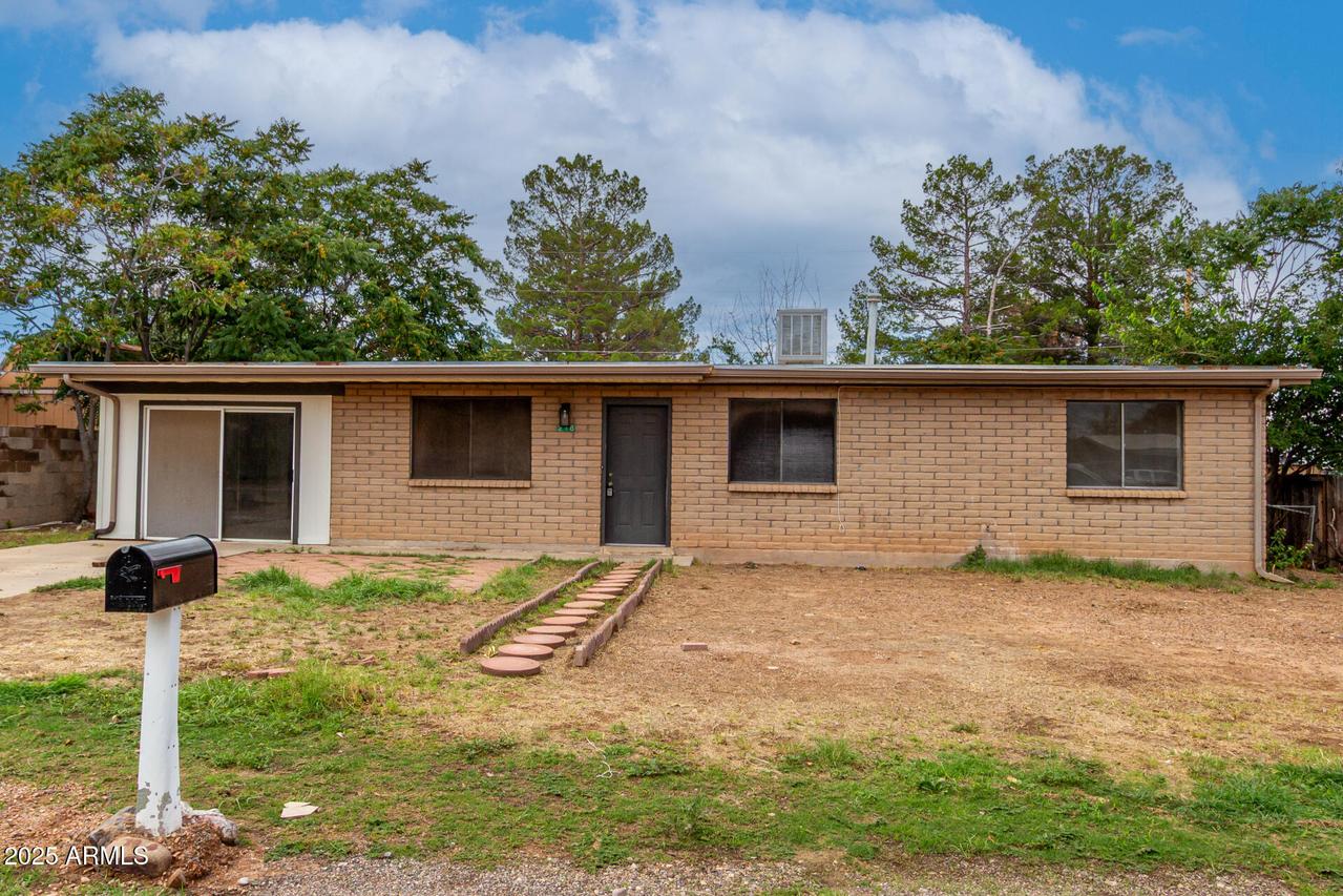 216 N Martha Ln., Sierra Vista, AZ 85635