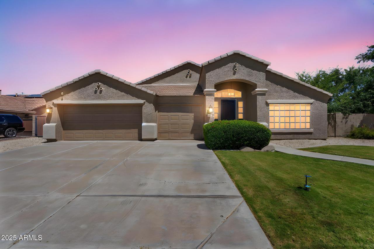 3304 E Latham Way, Gilbert, AZ 85297