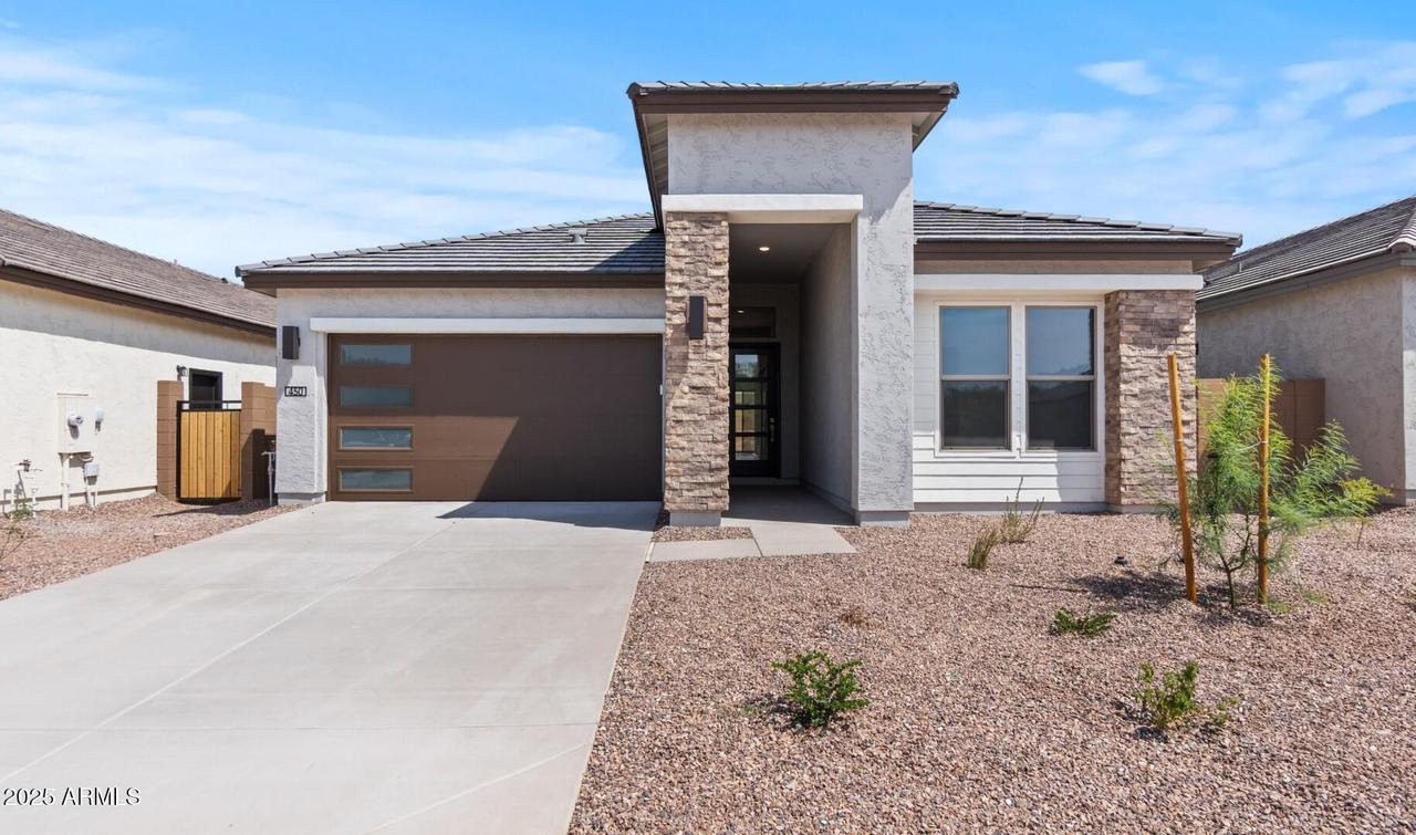 450 E Aurora Dr., San Tan Valley, AZ 85140