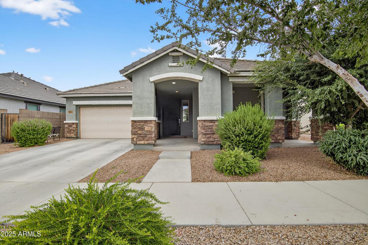 22484 E Calle De Flores, Queen Creek, AZ 85142