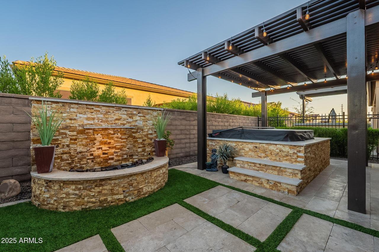 429 E Veterans Way, Queen Creek, AZ 85140
