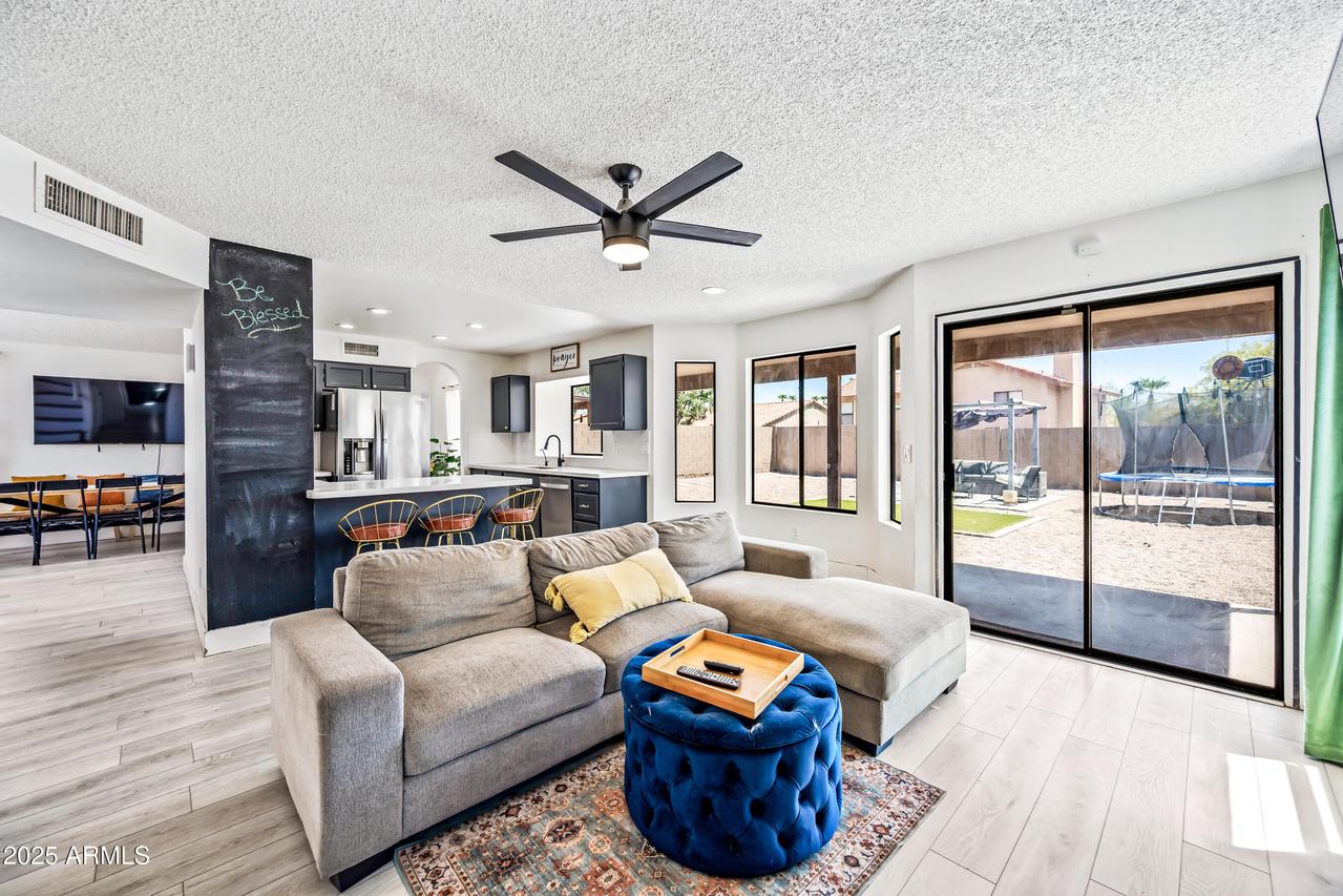 2721 E Dry Creek Rd., Phoenix, AZ 85048