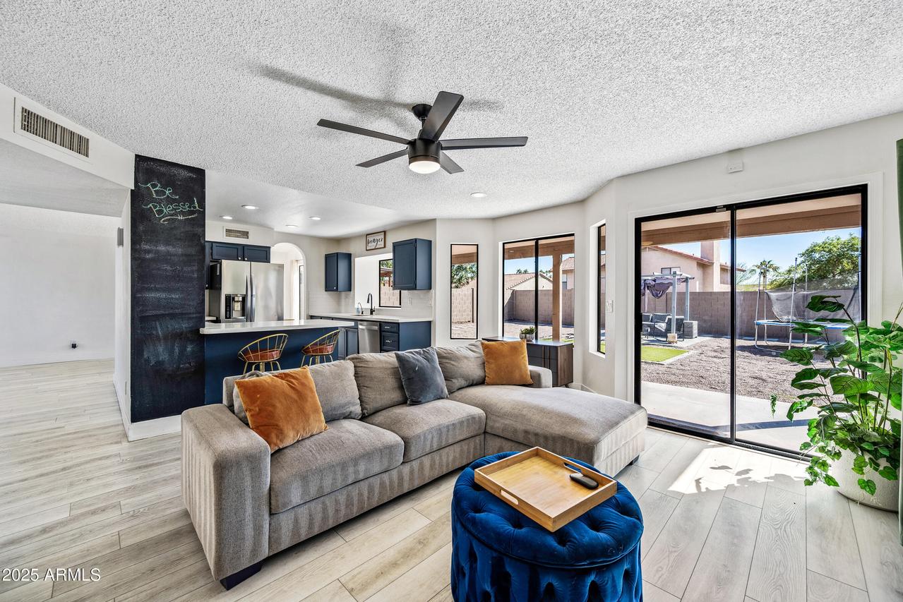 2721 E Dry Creek Rd., Phoenix, AZ 85048