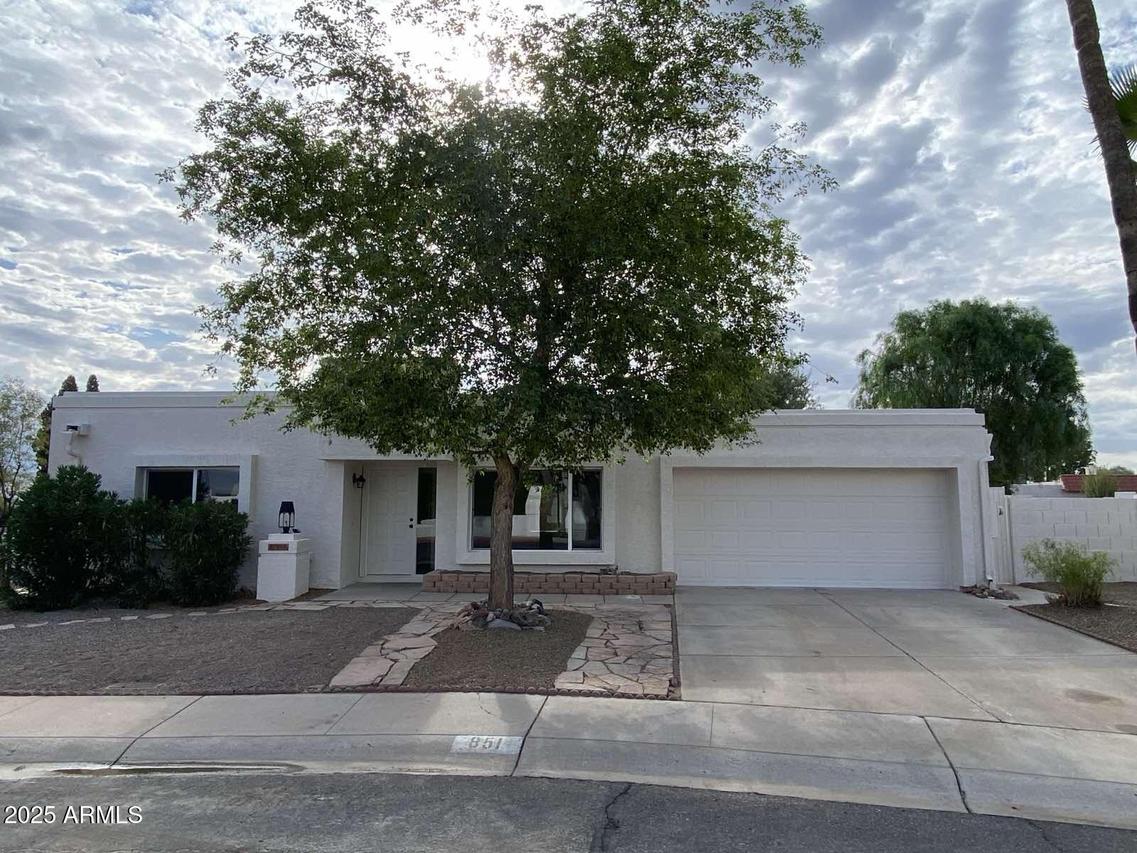 851 E Michelle Dr., Phoenix, AZ 85022