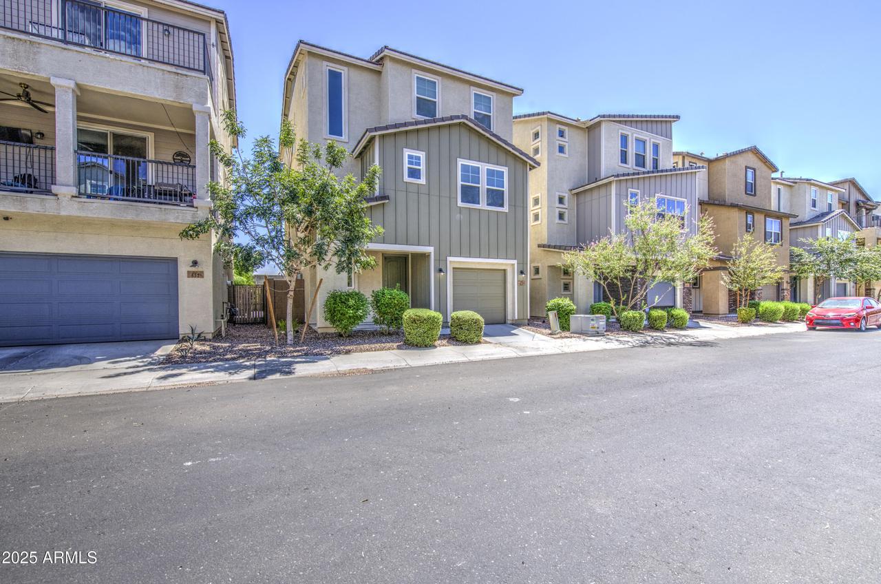 657 W Flintlock Way, Chandler, AZ 85286