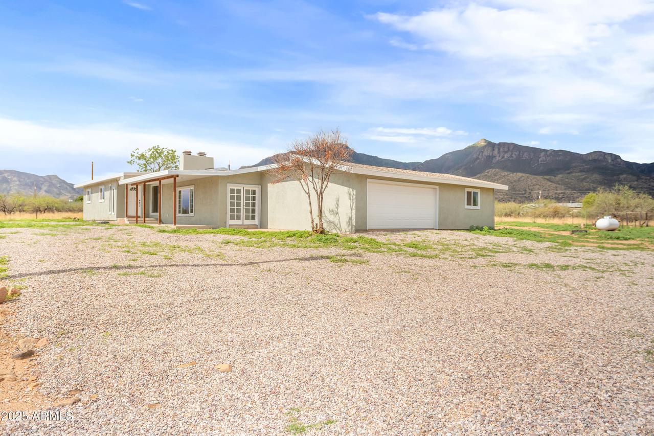 6720 S Calle De La Naranja, Hereford, AZ 85615