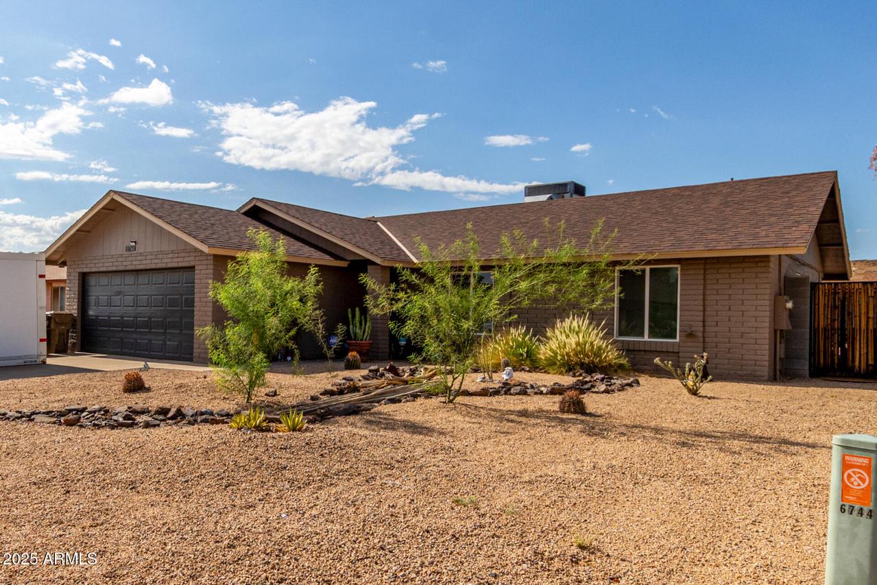 6744 W Cameron Dr., Peoria, AZ 85345