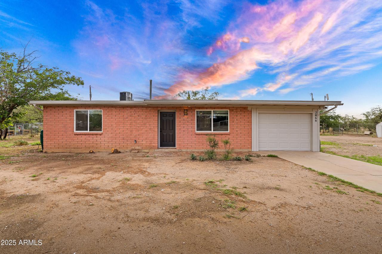 2066 N Holly Pl., Huachuca City, AZ 85616