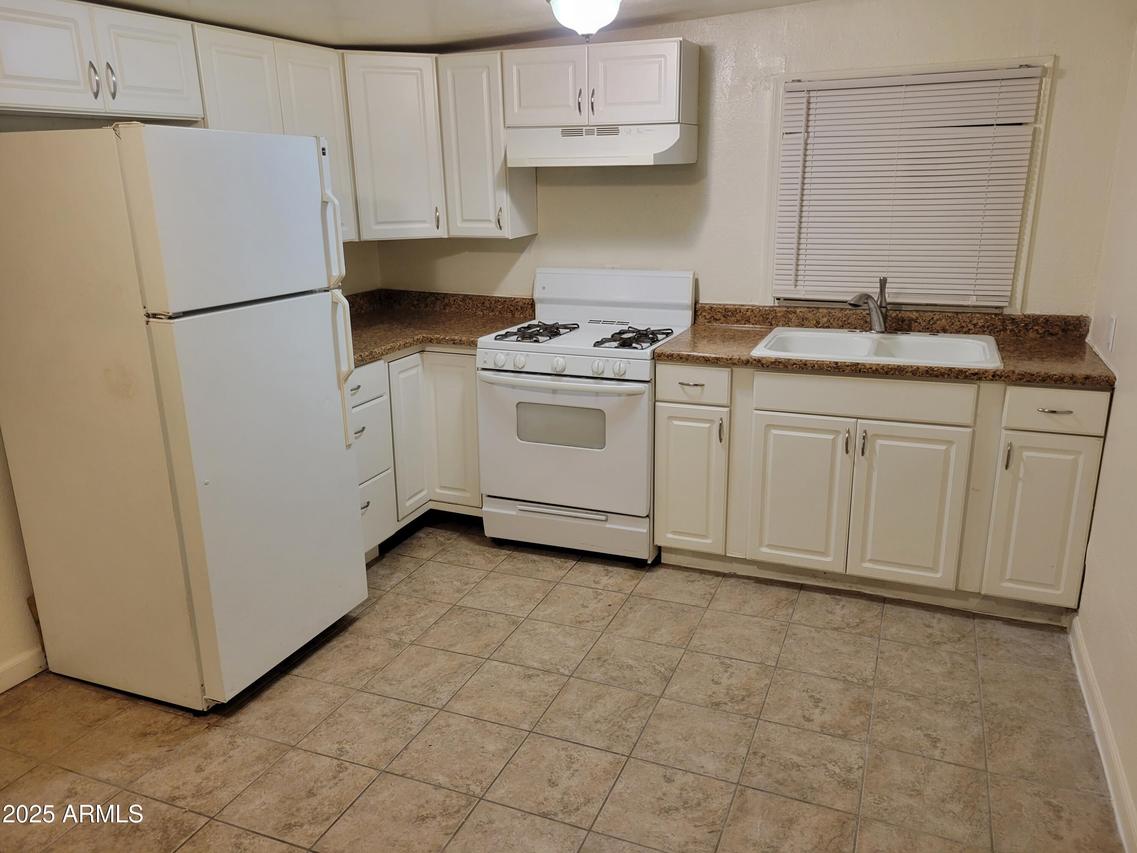 9838 N 14th St., Phoenix, AZ 85020