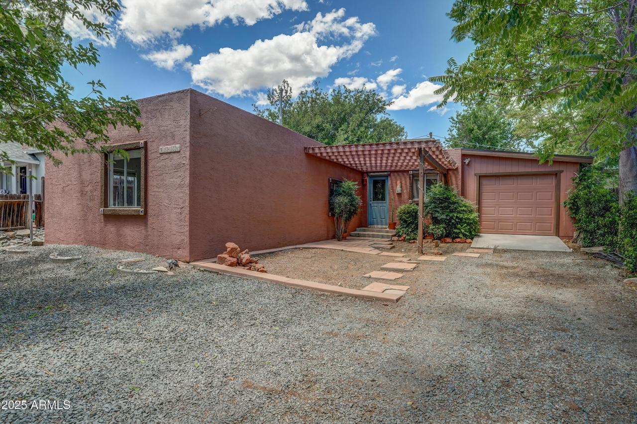 9840 S 8th St., Mayer, AZ 86333