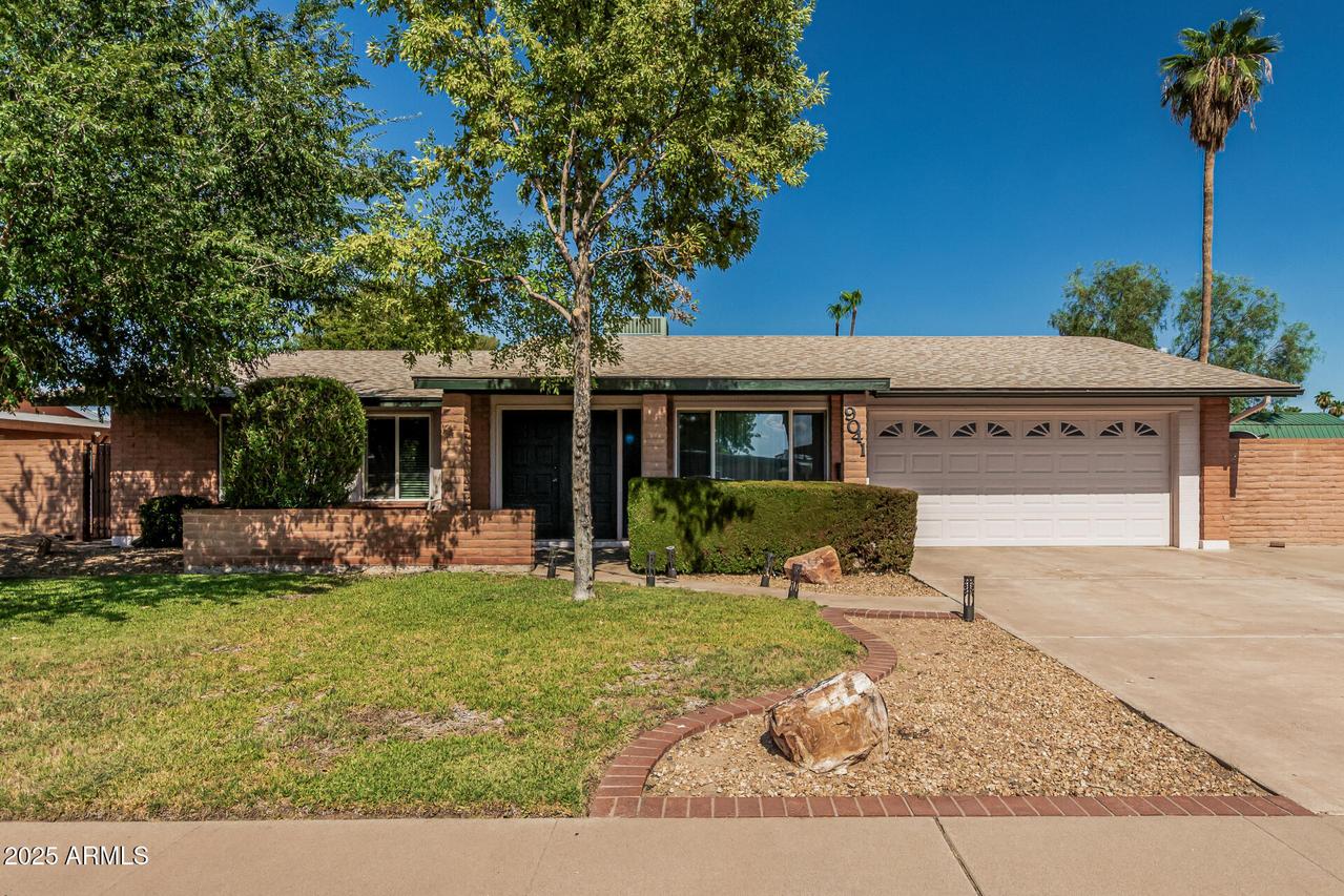 9041 N 42nd Ave., Phoenix, AZ 85051