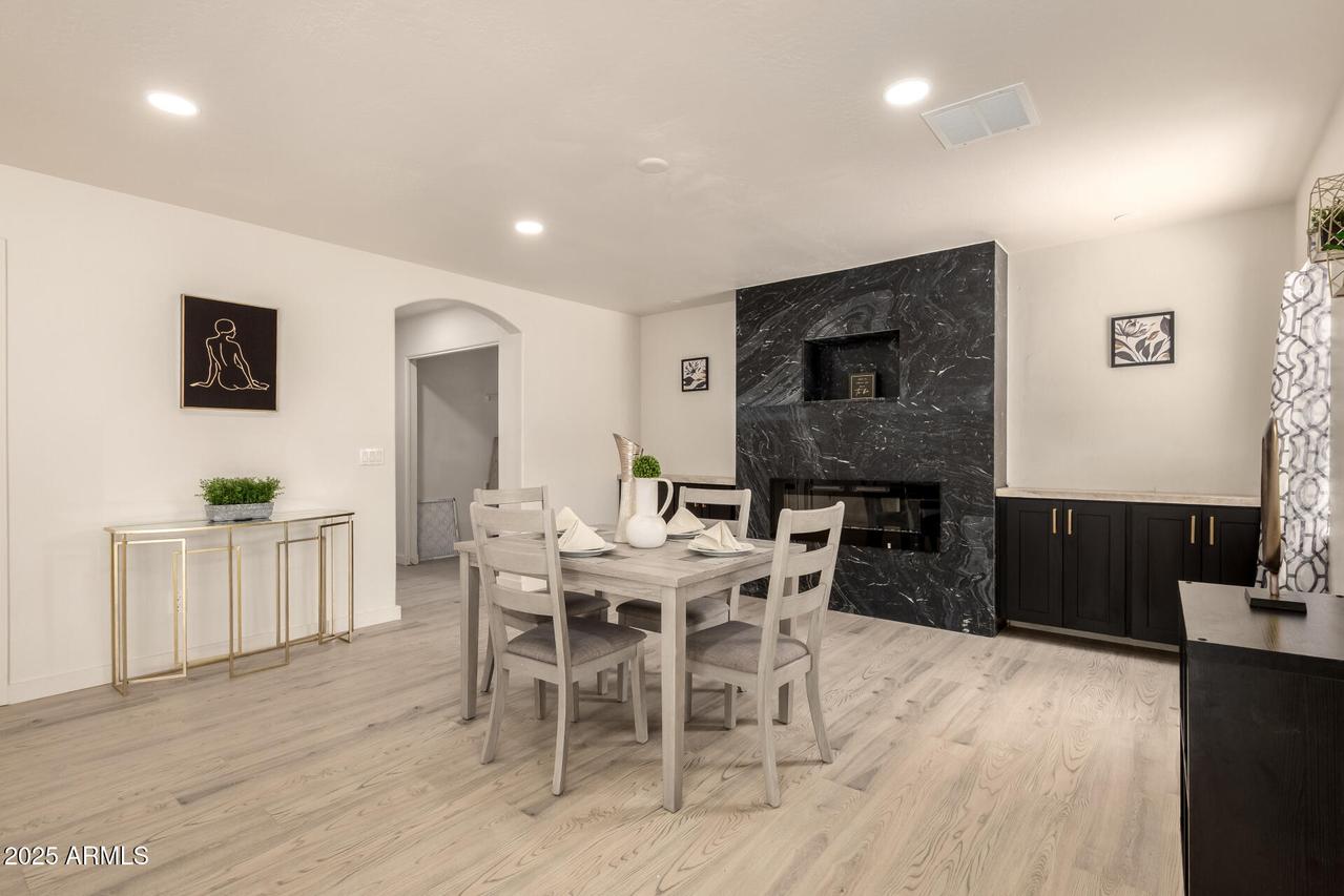 4122 S 62nd Ln., Phoenix, AZ 85043