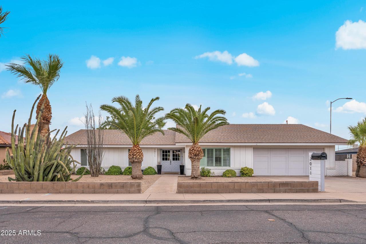 2011 E Gary Cir., Mesa, AZ 85213