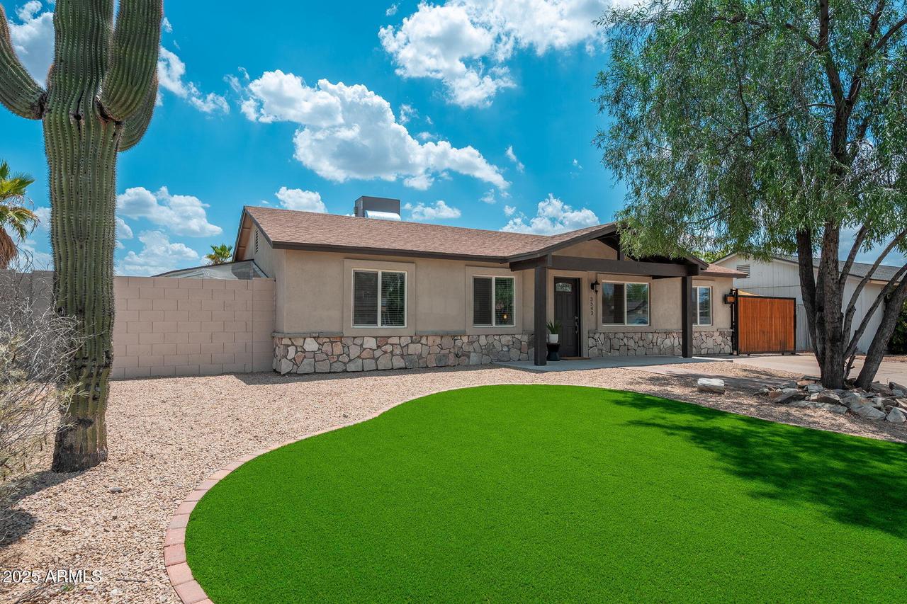 3543 E Gelding Dr., Phoenix, AZ 85032