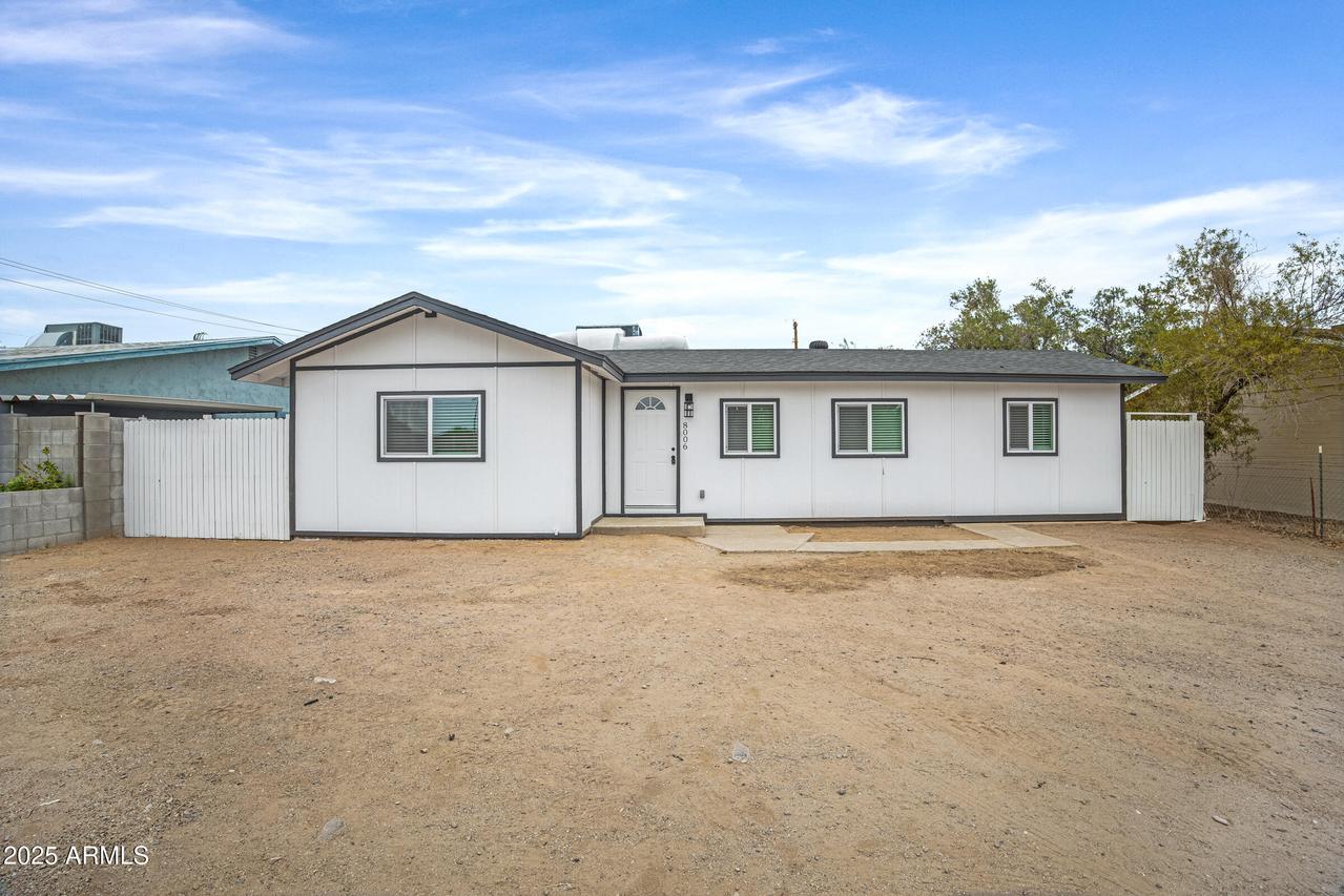 8006 E 4th Ave., Mesa, AZ 85208
