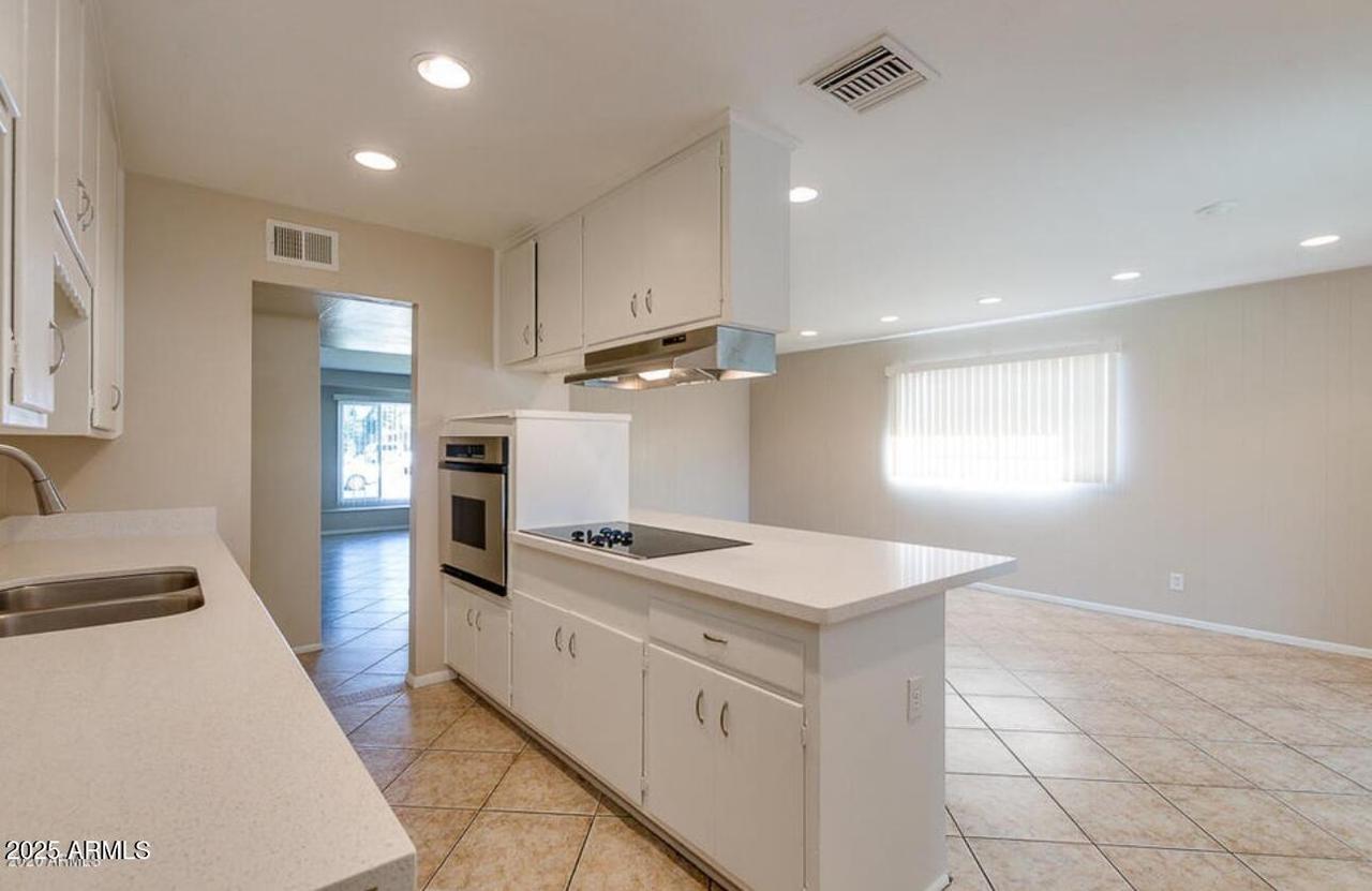 6842 N 36th Dr., Phoenix, AZ 85019