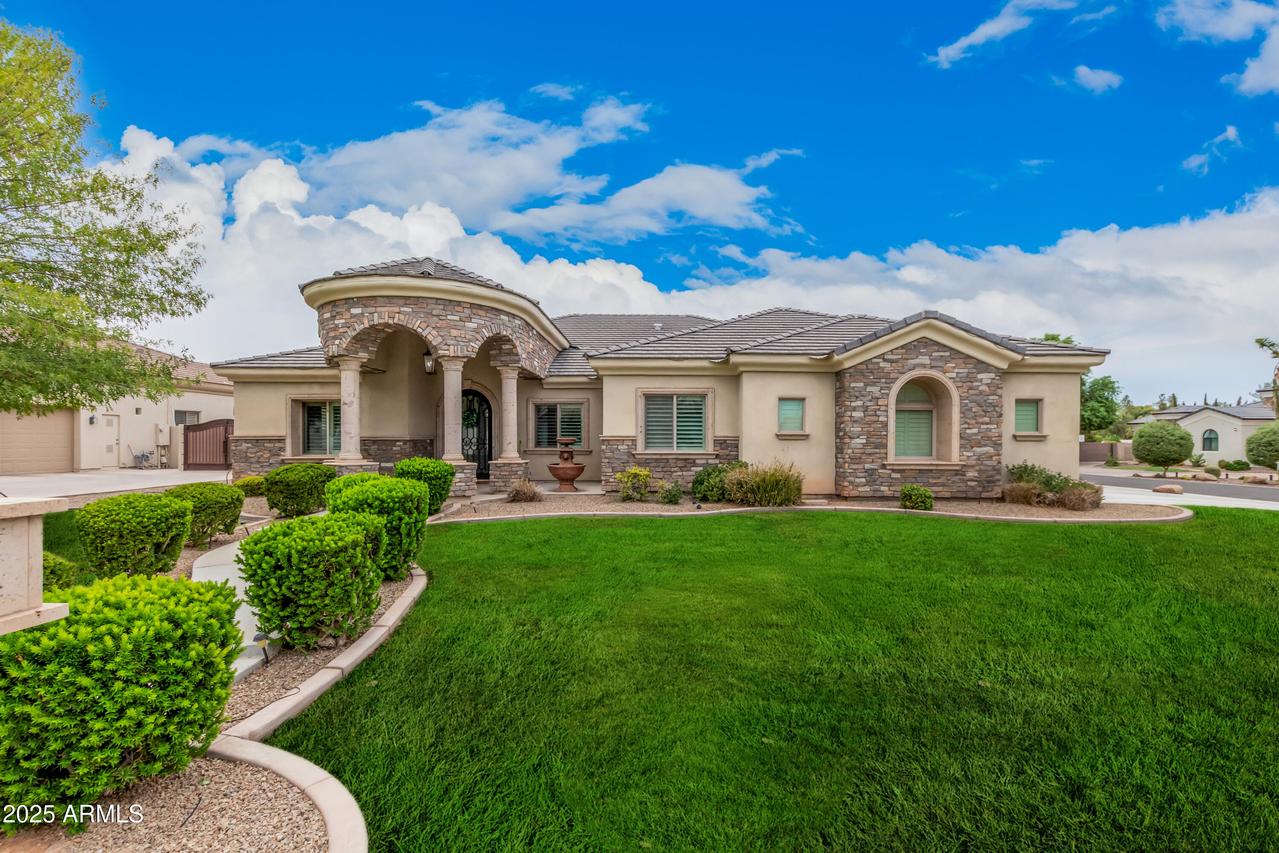 330 N Portland Ave., Gilbert, AZ 85234