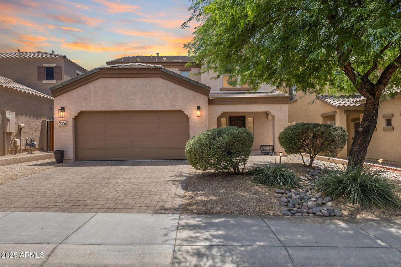 2351 W Hunter Ct., Phoenix, AZ 85085