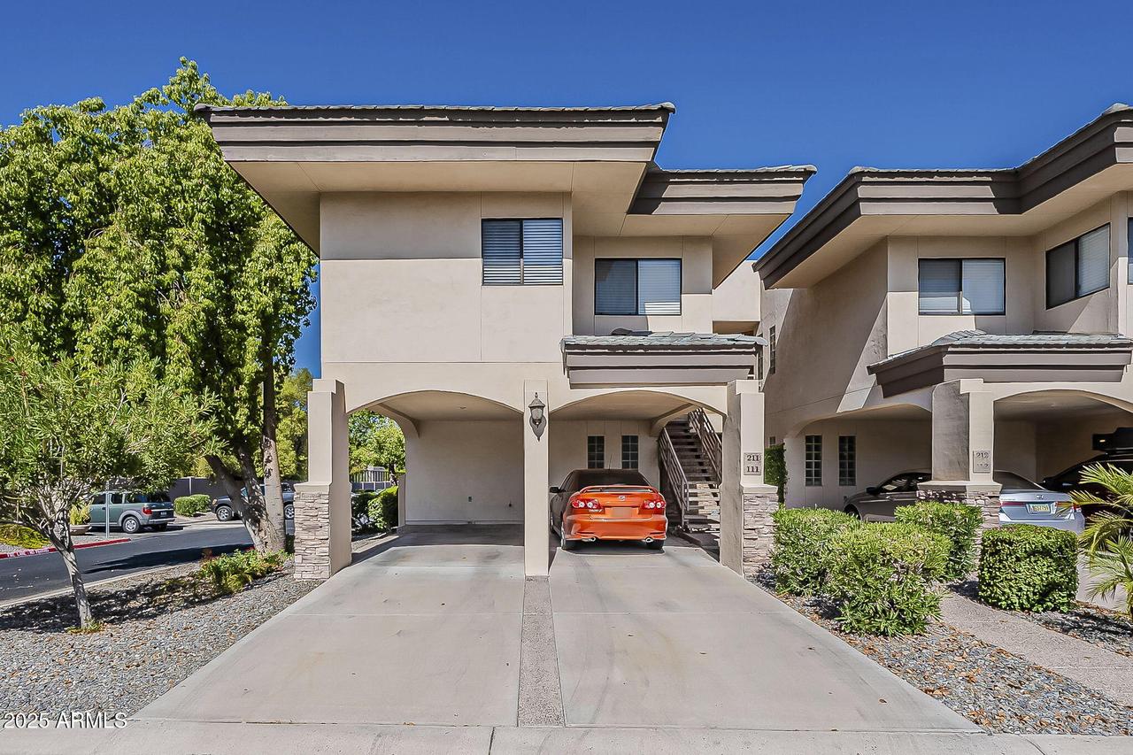 3235 E Camelback Rd. #211, Phoenix, AZ 85018