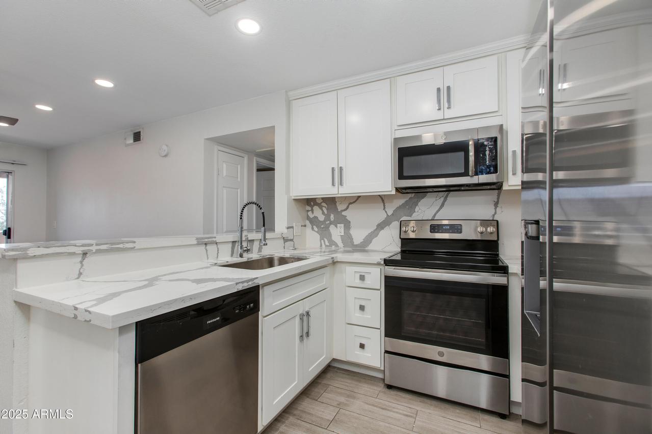 1720 E Thunderbird Rd. #1056, Phoenix, AZ 85022