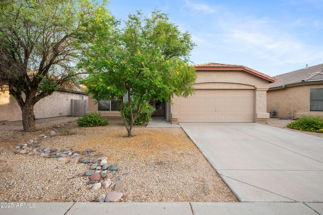 4515 E Lone Cactus Dr., Phoenix, AZ 85050
