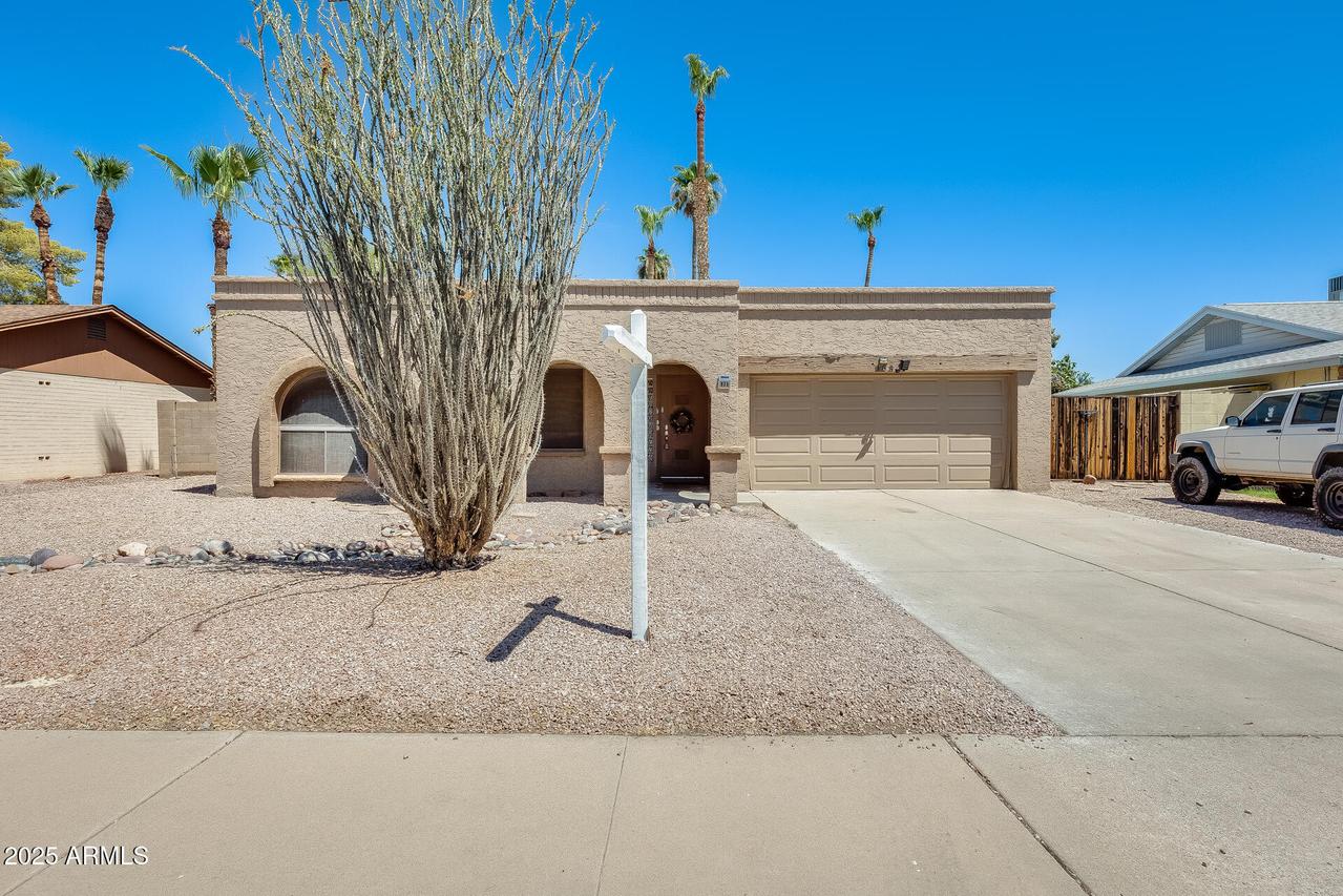 808 W Kilarea Ave., Mesa, AZ 85210