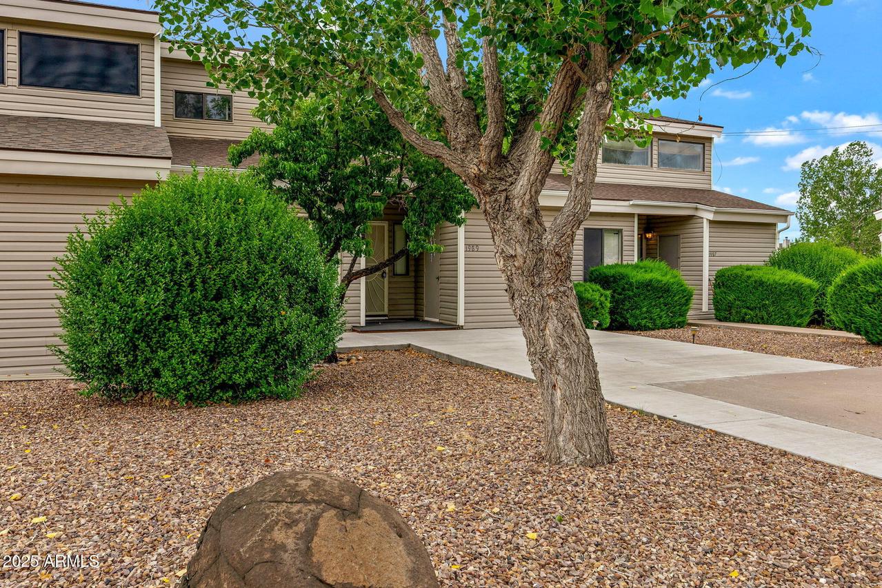 1989 Village Cir., Show Low, AZ 85901