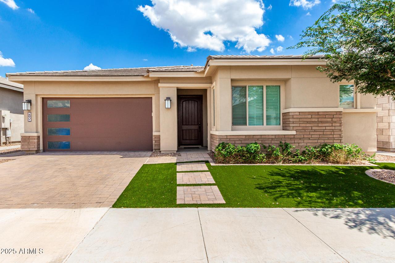 2831 E Los Gatos Dr., Phoenix, AZ 85050