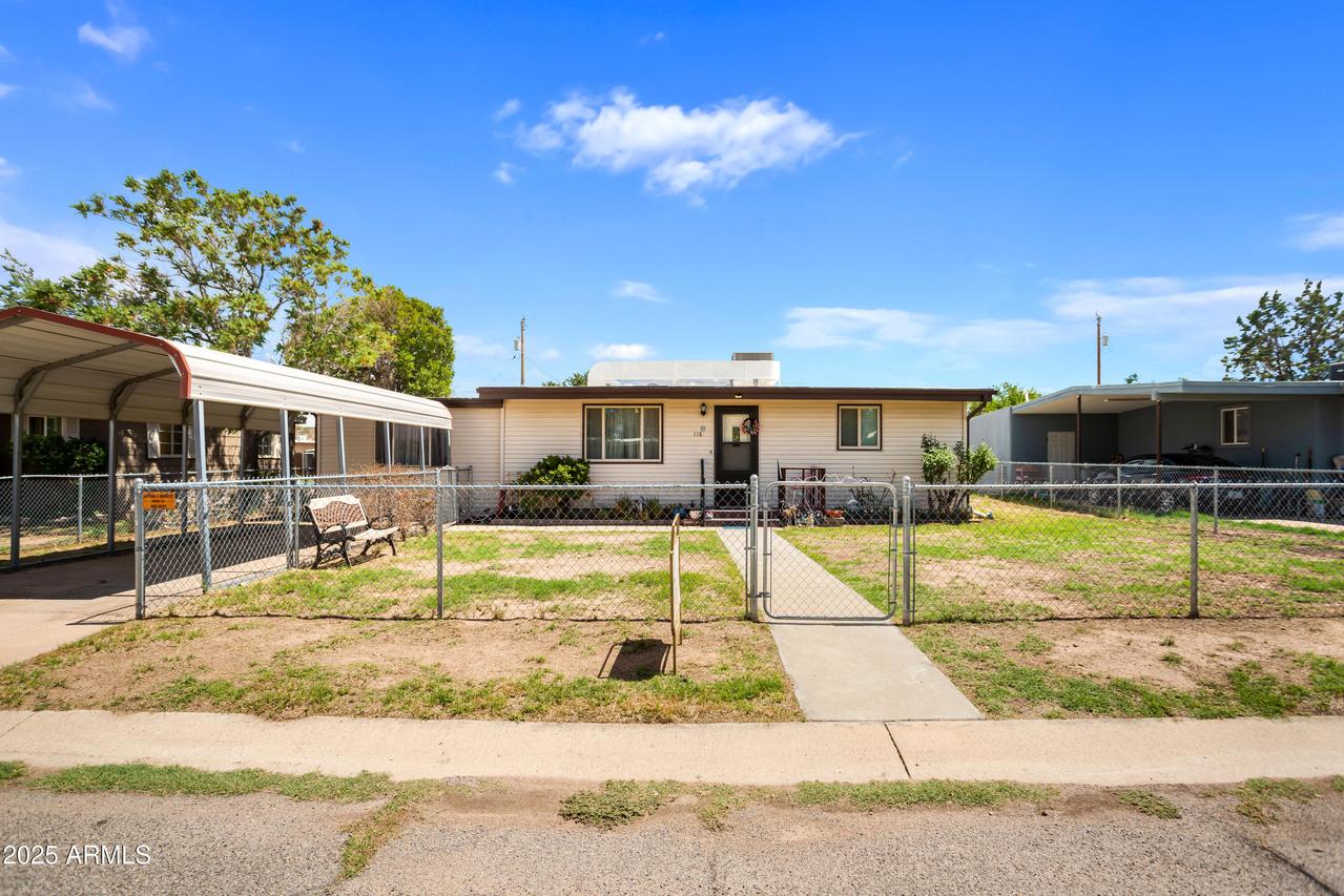 118 E Pima St., Huachuca City, AZ 85616