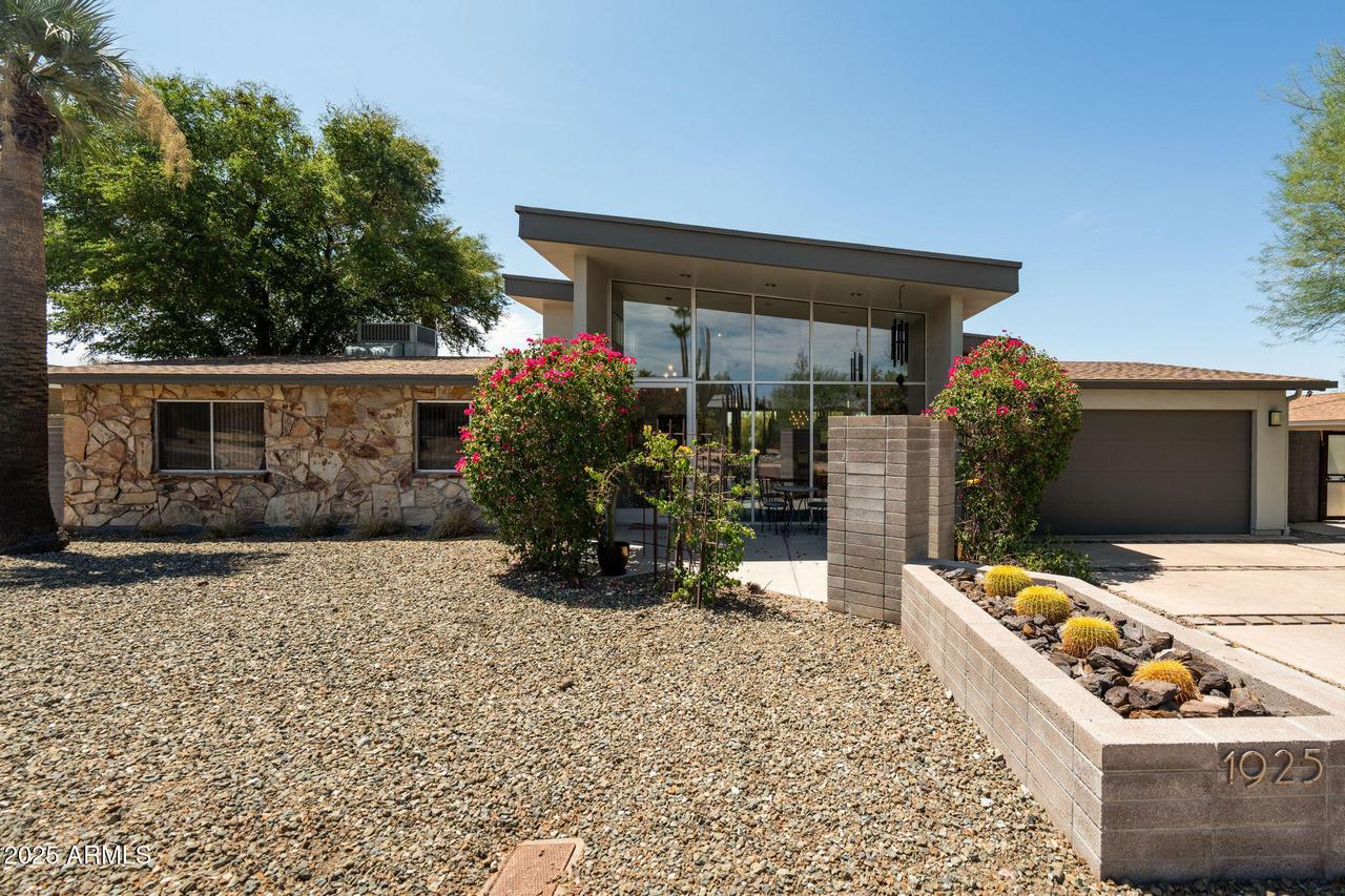 1925 E Lamar Rd., Phoenix, AZ 85016