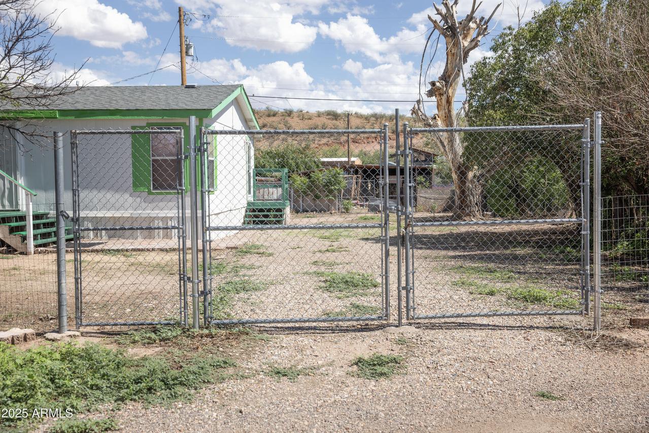 522 E Navajo St., Huachuca City, AZ 85616