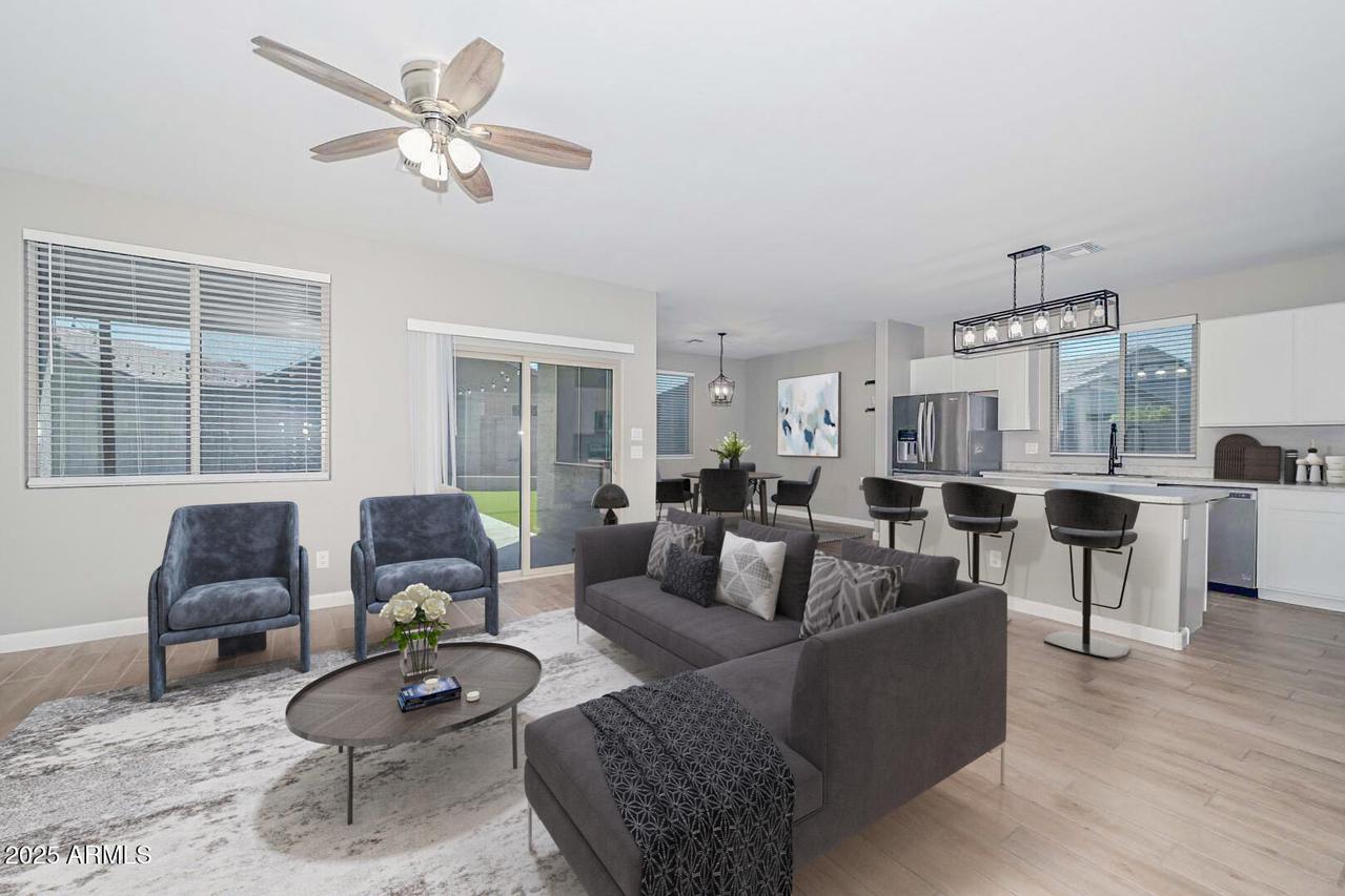 8927 N 70th Ave., Peoria, AZ 85345