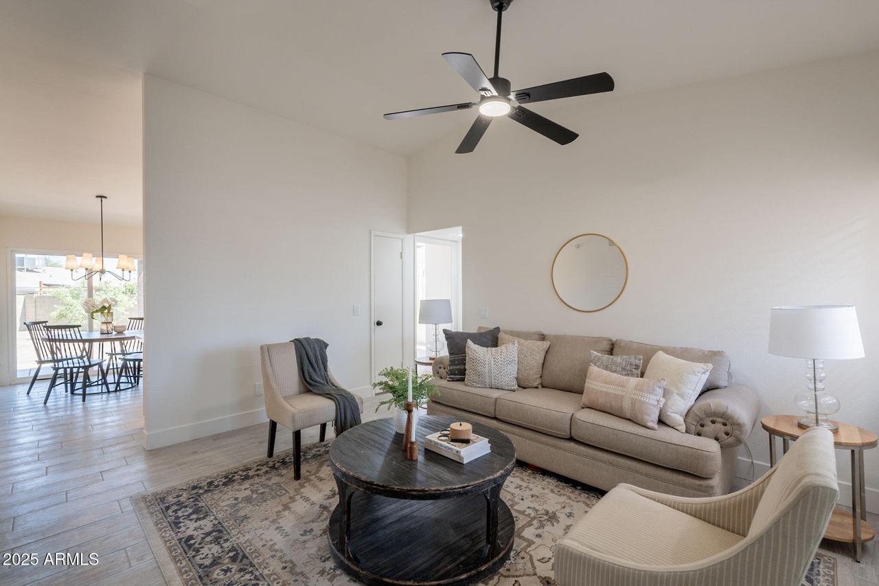 521 E Wickieup Ln., Phoenix, AZ 85024