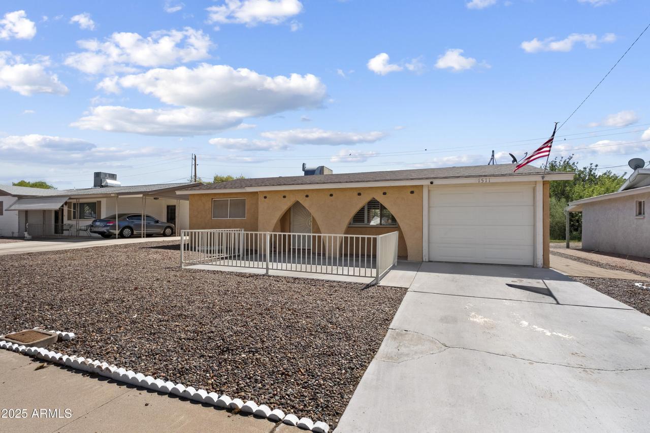 1511 S Grand Dr., Apache Junction, AZ 85120