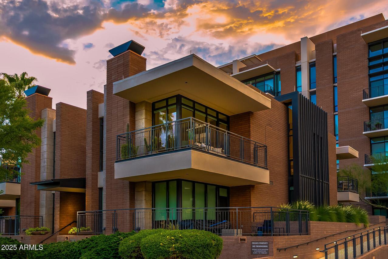 204 W Portland St. #250, Phoenix, AZ 85003